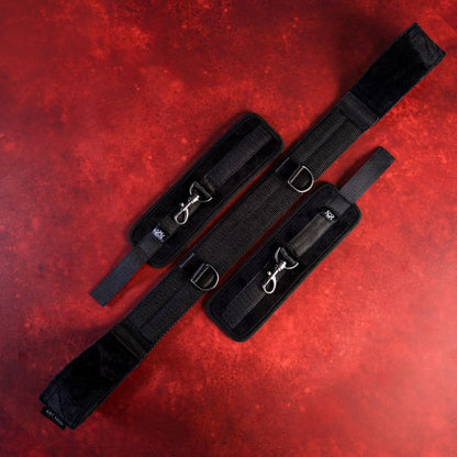 SEI MIO - Spread the Love - Ankle Spreader Bar with Wrist Cuffs